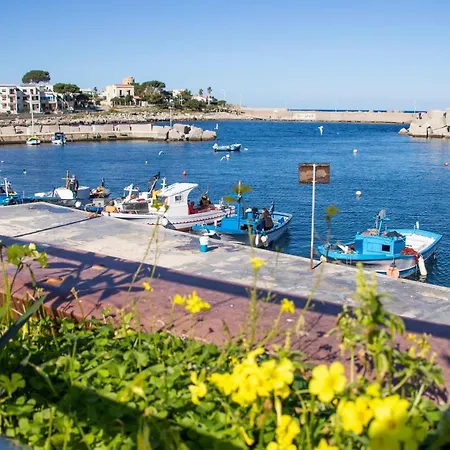 Scrusciu Ru Mari * 이솔라델펨미네