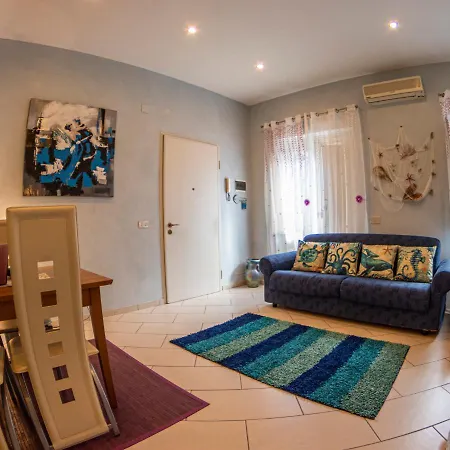 Scrusciu Ru Mari * 이솔라델펨미네